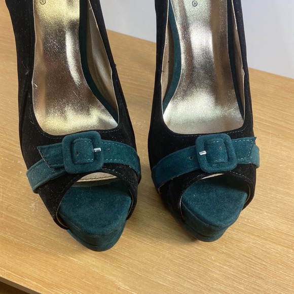 Qupid Faux Suede Peep Toe Heels Size 8.5 Women’s - Picture 8 of 12